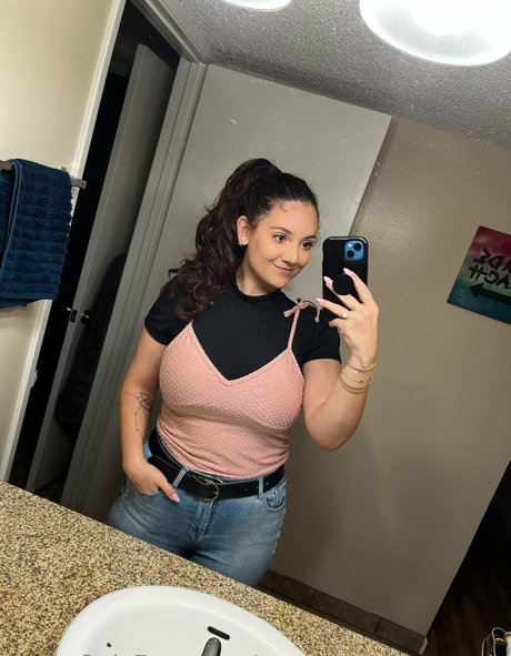 morgangallocomedy model nice photos