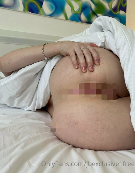 jbexclusive1free nude model photo