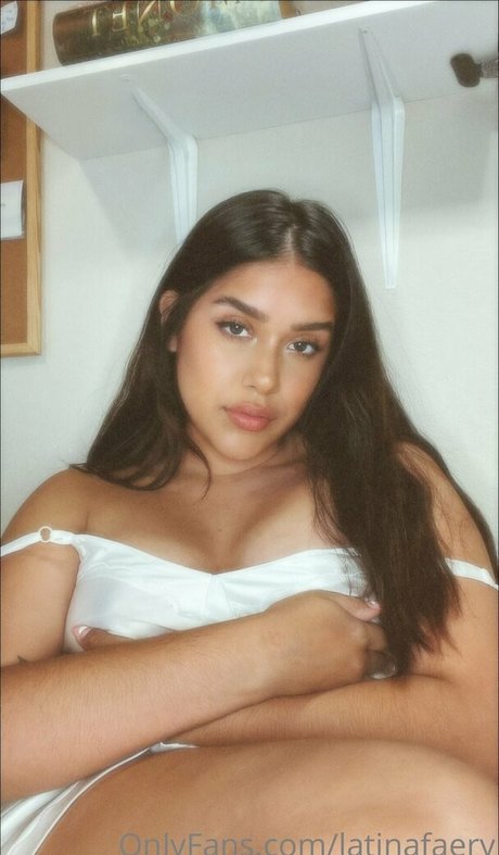 latinafaery star nude images