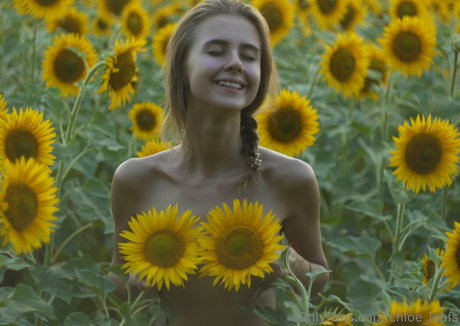 Chloe Leafs adult model gallery
