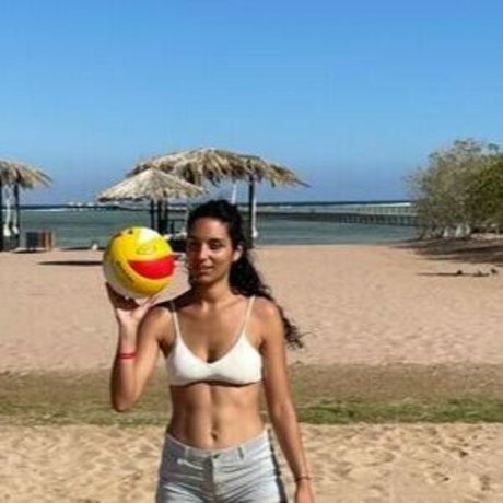 Clean With Me naked actress galleries