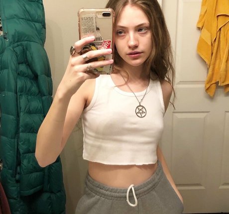 Savannahnrmn model high quality picture