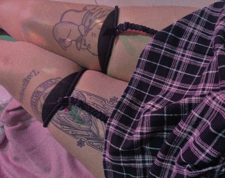 Megaptera nude pornstar picture