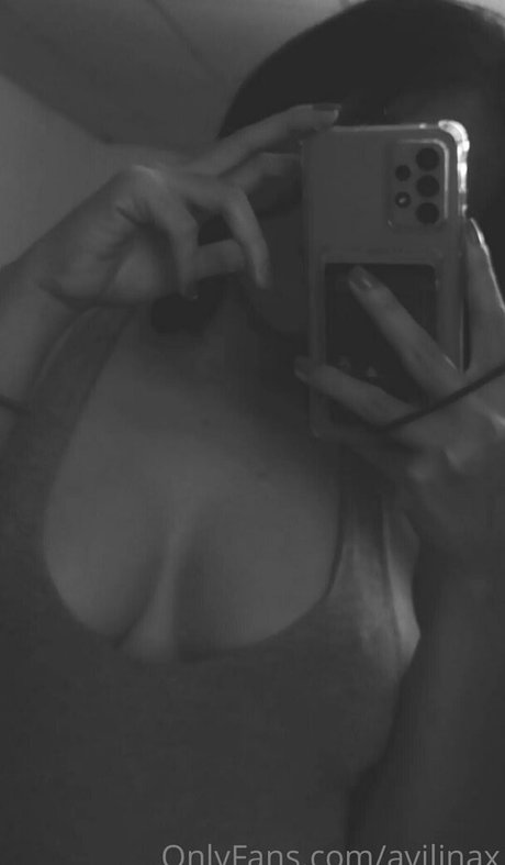 avilinax star sexy picture