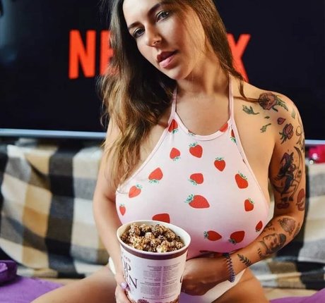 chubby slut onlyfans free sexy pic