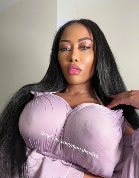 moreofmoriah nude model pic