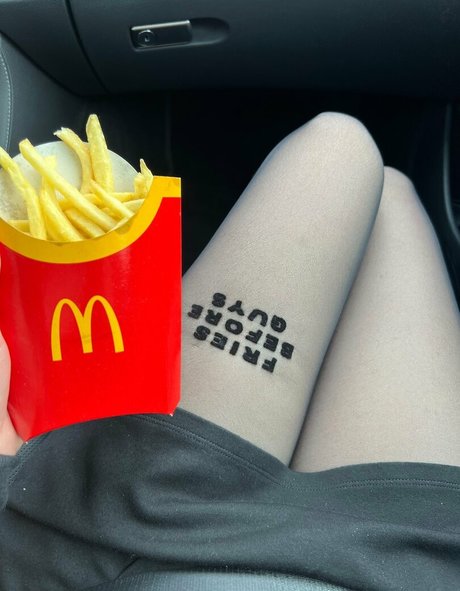 bellas paws hd actress photo