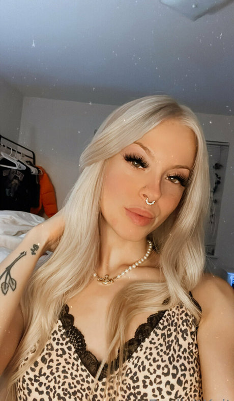 big tits blonde onlyfans hot nude pic