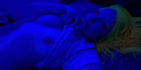 amateur mom onlyfans naked archive