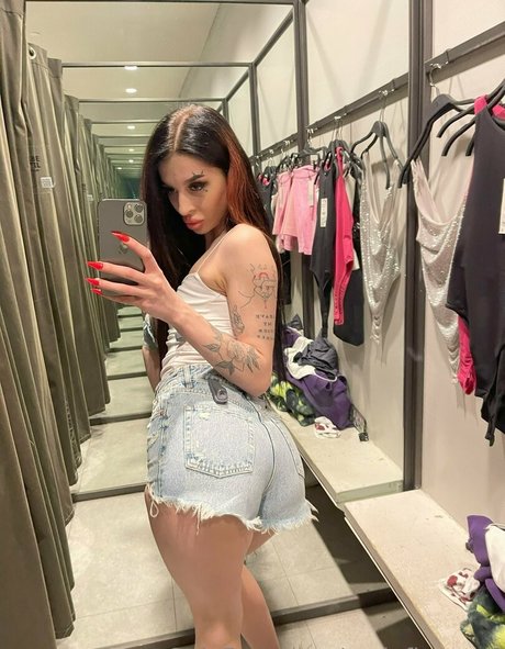 maleficenta69 naked model pics