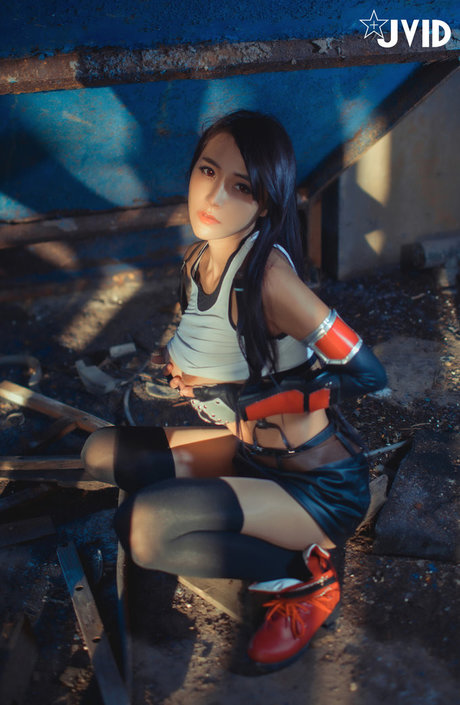 Lelewu naked star img