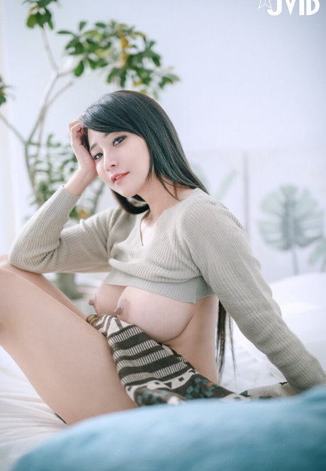 Lelewu hot actress images