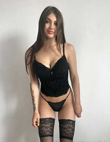 chicks with dicks onlyfans sexy archive