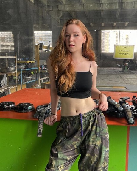 Agent Nesty nude actress photo