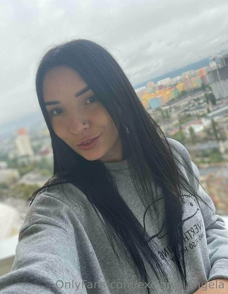 evelinaqueen nude star pictures