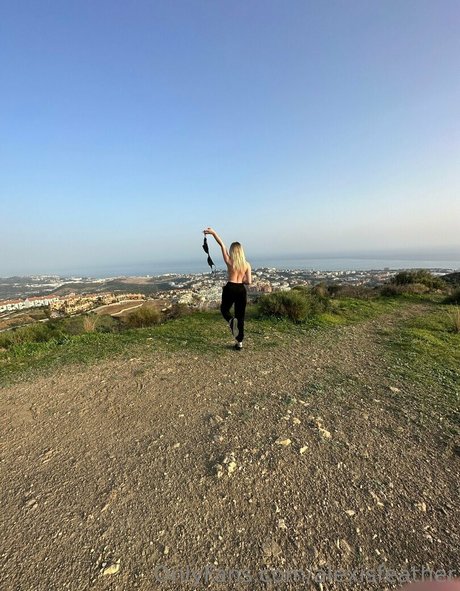 alexisfeather art model image