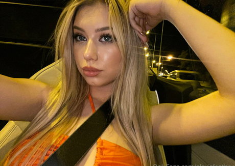 alexisfeather pornstar erotic img