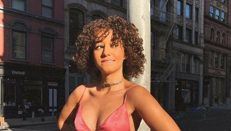 Lena Situations sexy model pics