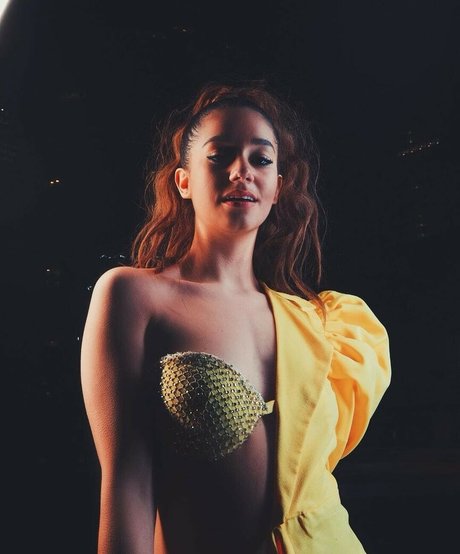 big tits brunette onlyfans art naked img