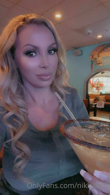 nikkibenz pornstar nude photo
