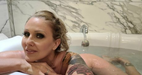 TheRealJuliaAnn hd actress img