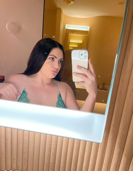 itskayls sexy actress galleries