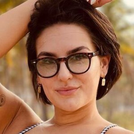 Kefera Buchmann pornstar pretty img