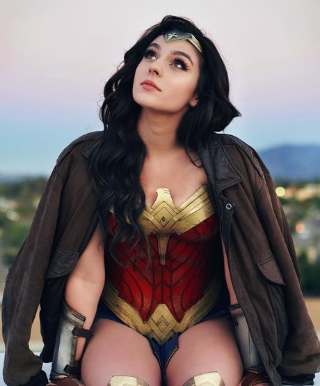 Taya Miller star erotic images