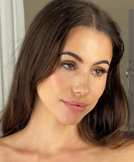 Gaelle Garcia Diaz pornstar adult pic