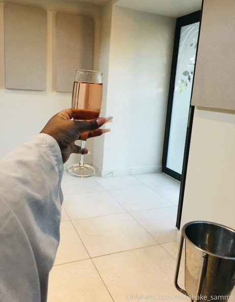 Milkshake Samme pretty pornstar pic