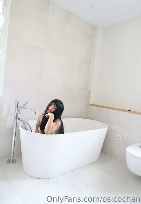 osicochan beautiful model image