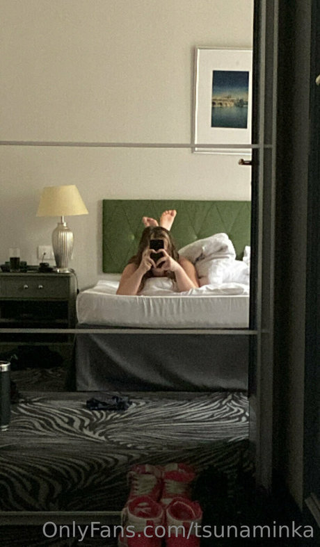 tsunaminka hot actress gallery