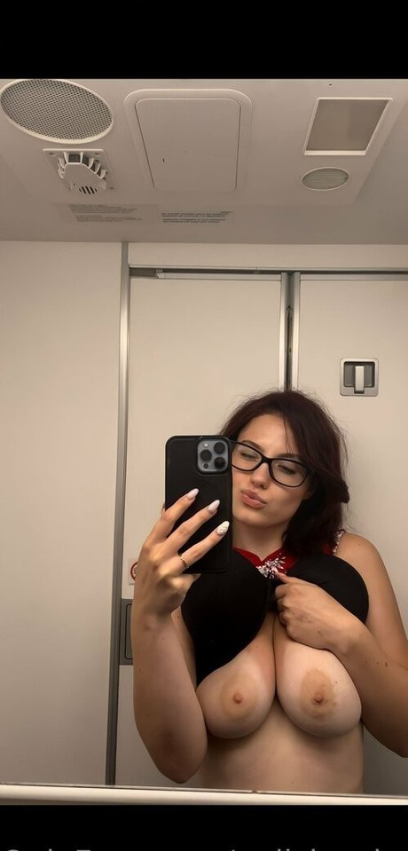 flat chested onlyfans sexy pic