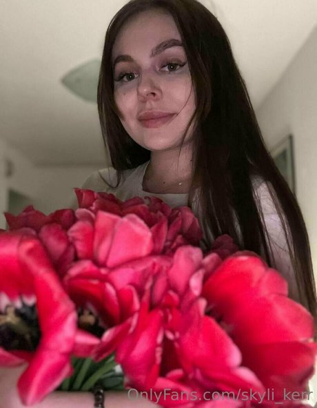 skyli kerr star naked photo