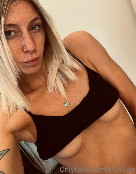 ita96elly exclusive model images