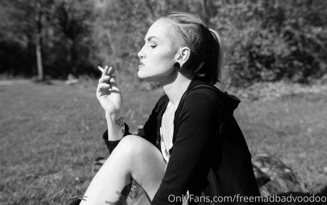 freemadbadvoodoo art model img