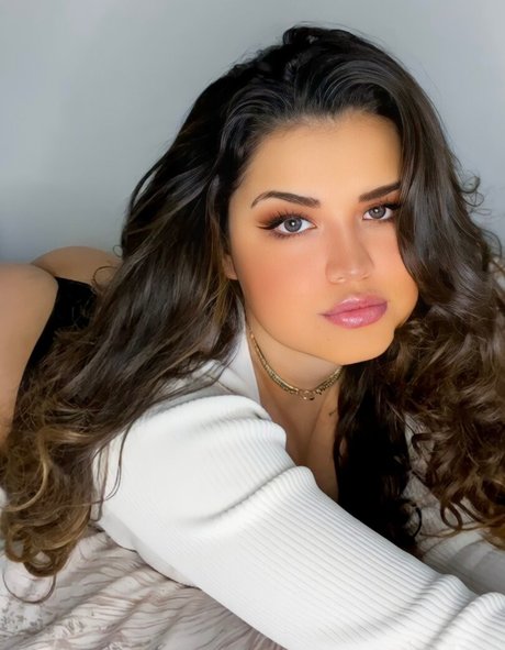 laila gomez star top photos