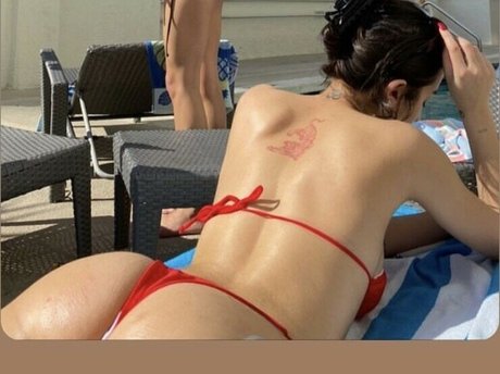 dela roo star naked archive