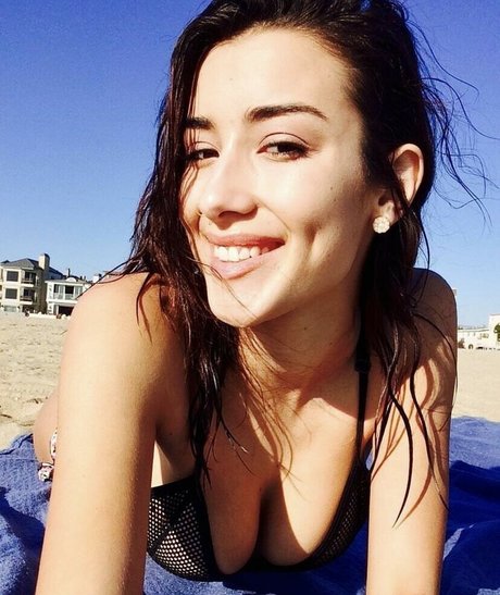 dela roo model nudes picture