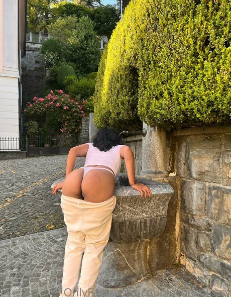 coupleconspiracy model naked image