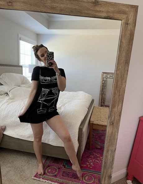 Peach Perfect pornographic actress pics