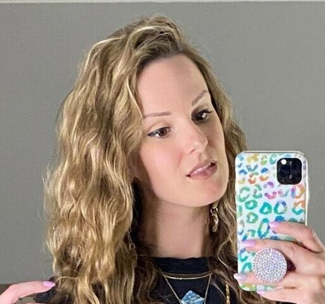 Peach Perfect model sexy images