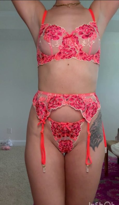 Peach Perfect free model pictures