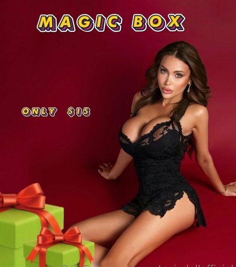 thick latina milf onlyfans top image