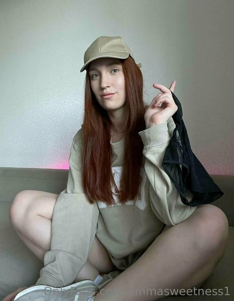 emmasweetness1 erotic model pictures