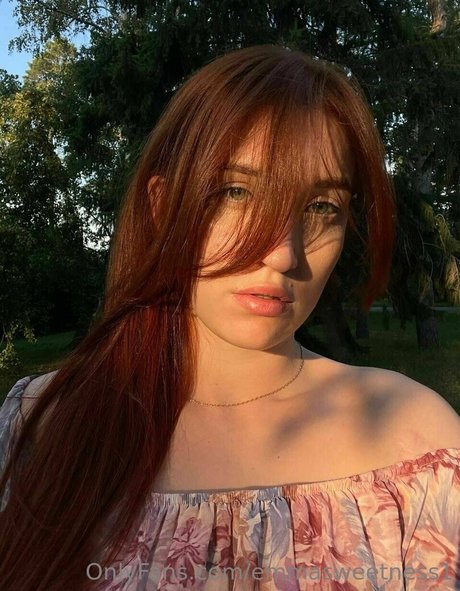 emmasweetness1 exclusive star img