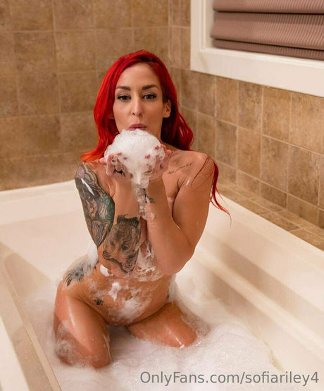 sofiariley4 star hd image