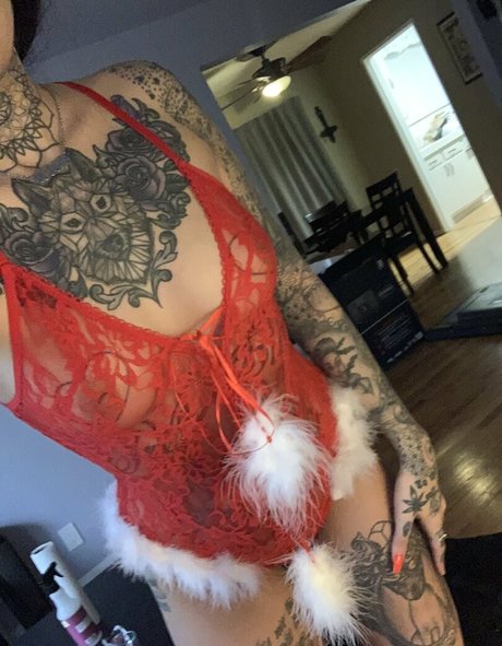 leighravenx sexy model pic