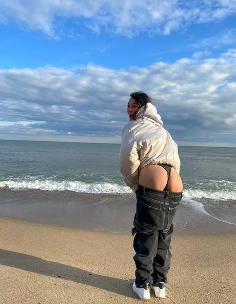 one onlyfans naked photo