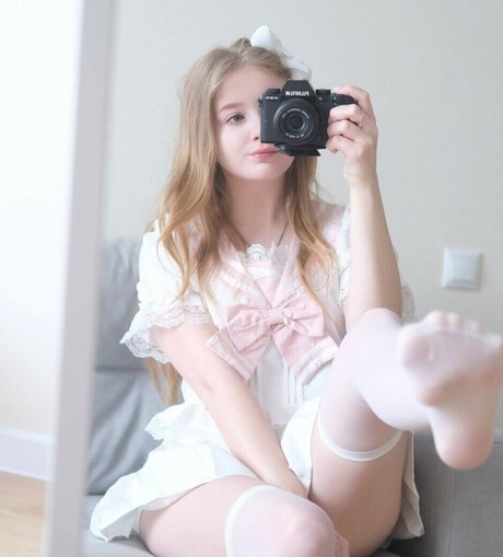 flat chested onlyfans pornos pic